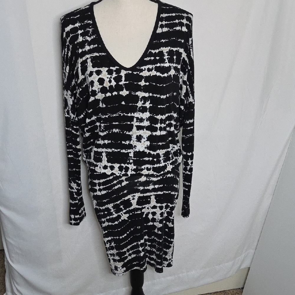 American Twist Women's Small‎ Midi Monochrome Dress